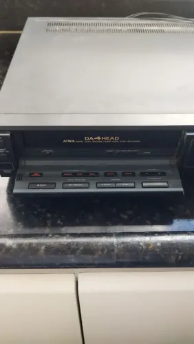 Aparelho de fita cassete VHS em perfeito estado de uso 
