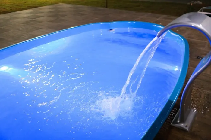 Piscina de fibraa oval 7M