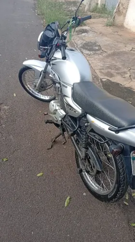 Vendo moto YBR 