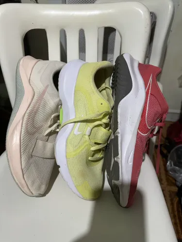 Kit 3 tênis Nike pouquíssimo uso o verde limão tamanho 40.5 os outros 41