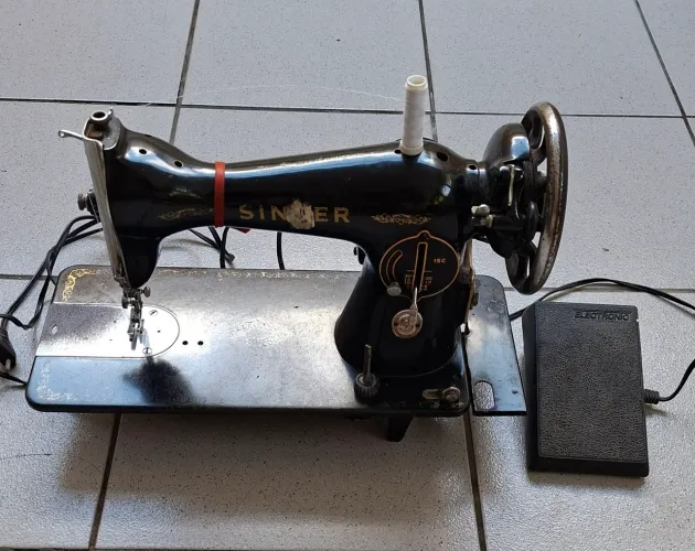 Maquina de costura Singer