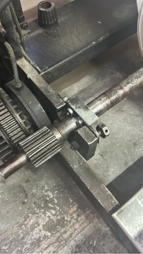 Manutenção mecânica usinagem manutenção em motores elétricas bombas dos adores 