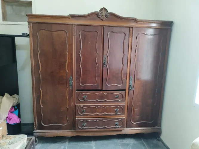 Armário quatro portas antigo Imbuia