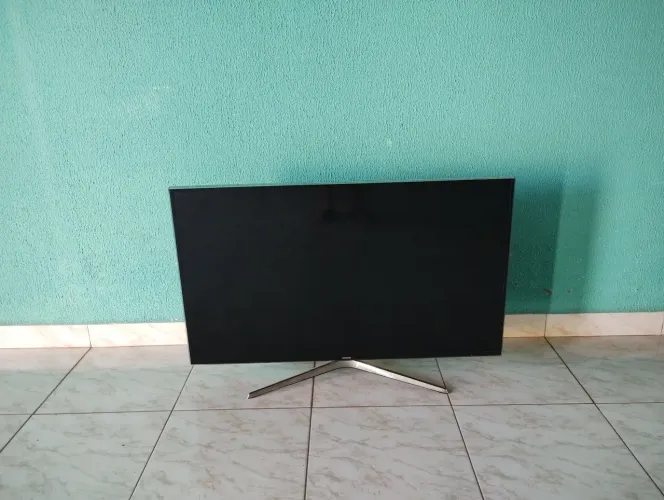 TV 49" com defeito na tela