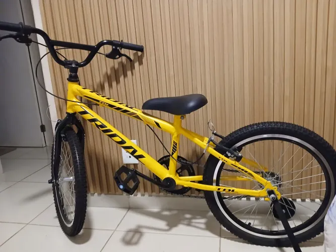 Bicicleta infantil aro 20 zerada com rodinhas