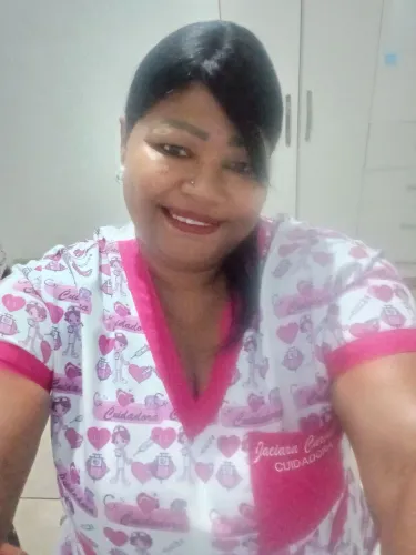 Cuidadora de idosos acompanhe hospitalar
