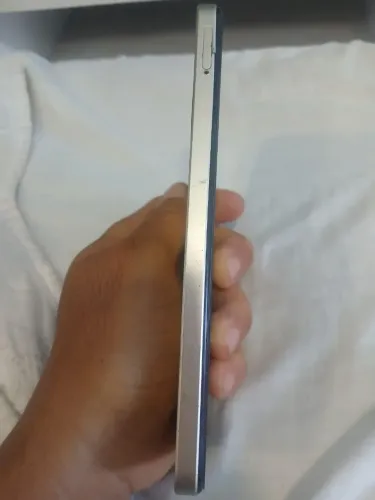 Realmi c75 com avarias porém funcionando tudo normalmente 256 gigas
