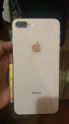 iPhone 8 Plus todo bom, nenhum defeito