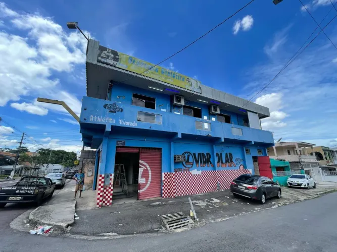 Prédio Comercial no Alvorada com Salão Amplo, Escritório e Academia