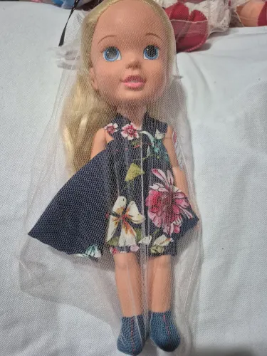 Bonecas e boneco 100 reais cada