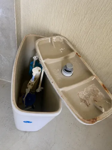 Caixa Acoplada Deca para Vaso Sanitário funcionando perfeitamente 