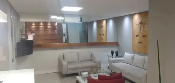 Casa comercial com 315 metros AC, 8 salas, 6 WC's, 3 vagas - Pq . Continental
