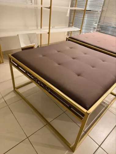 Puffs 1m x 1m Quadrados Estofados - Estrutura em Ferro