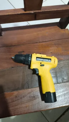 Vendo parafusadeira/ furadeira 99,99