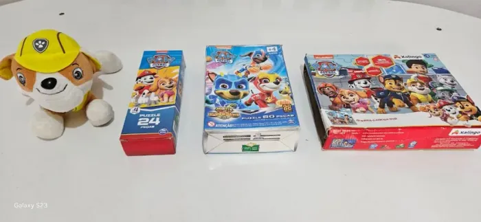 Combo de Quebra-Cabeça com 3 Jogos Patrulha Canina (PAW PATROL) com uma Pelúcia