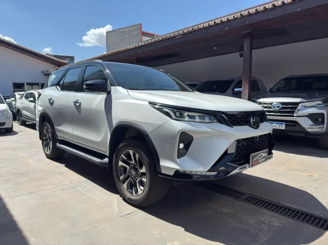 Toyota Hilux SW4 Diamond 2.8 TB 4X4 Die. Aut. 2024