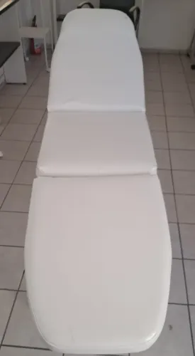 Vendo Maca com 03 posições reclinável 