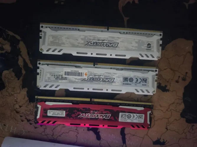 Ryzen 3600 + 16gb ddr4 , 1 pente de 8gb + 2 de 4gb