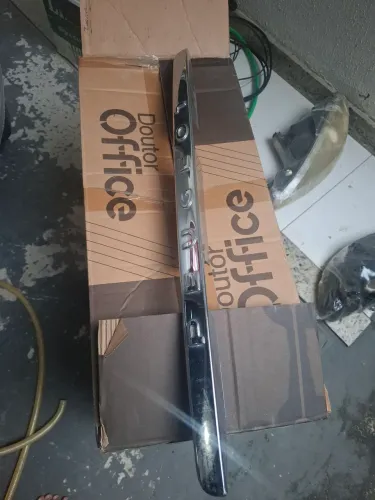 Aplique pegeout cromado pra tam da mala dopassion 207