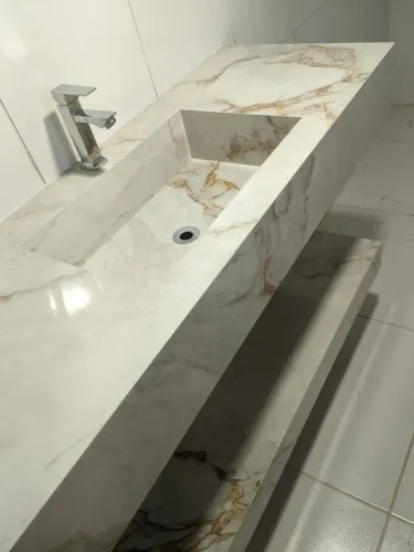 Bancada de porcelanato 