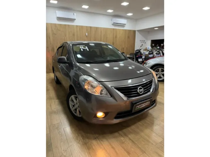 Nissan Versa SL 1.6 16V Flexstart 4P Mec. 2014