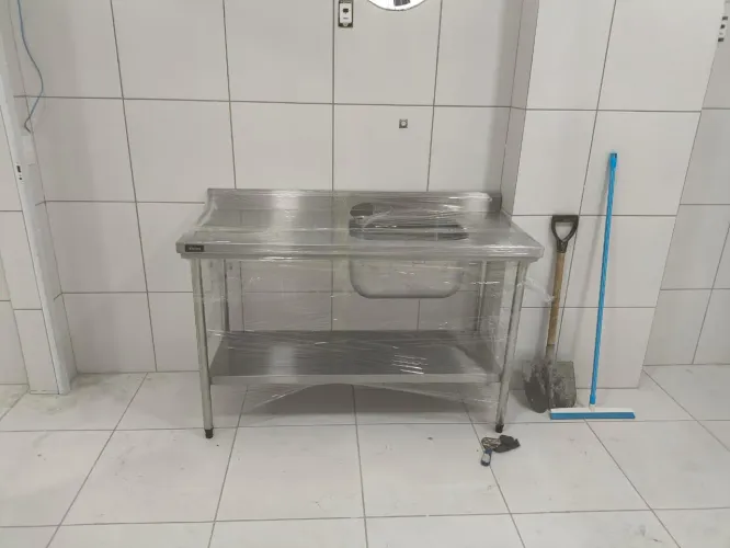 Bancada inox com cuba ! Novíssima