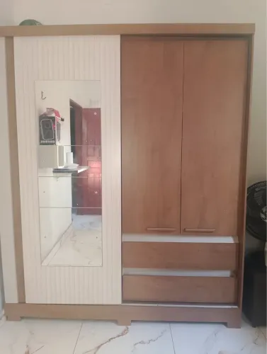 Guarda-roupa grande