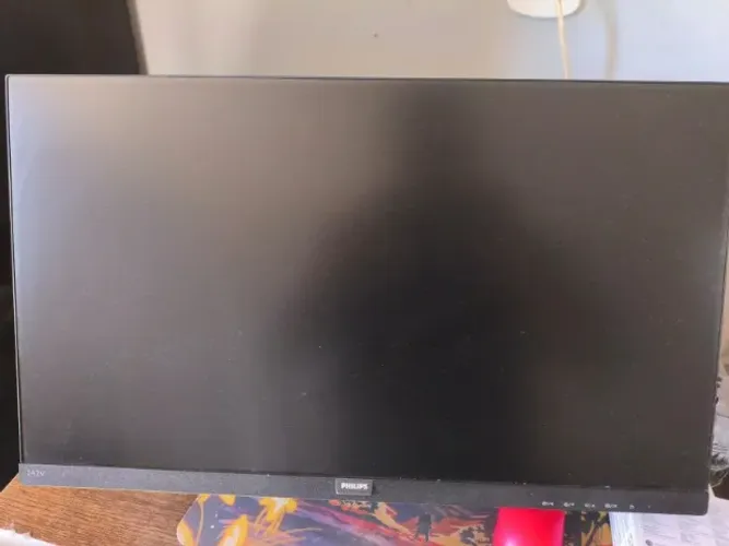 Monitor PHILIPS 23,8" LED IPS HDMI Bordas Ultrafinas 242V8A
