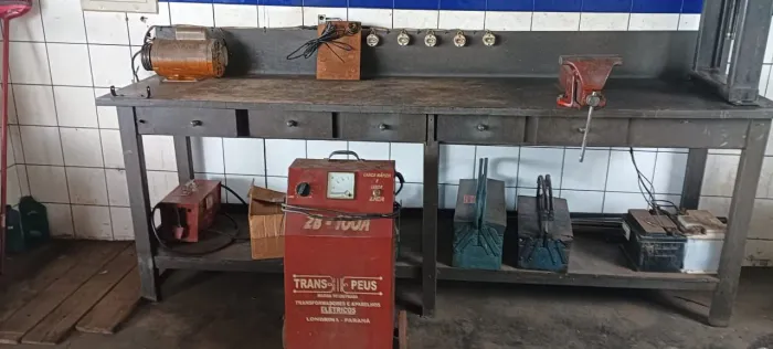 Auto elétrica.