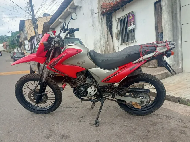 Bros 150 toda em dias só no ponto de transferência 