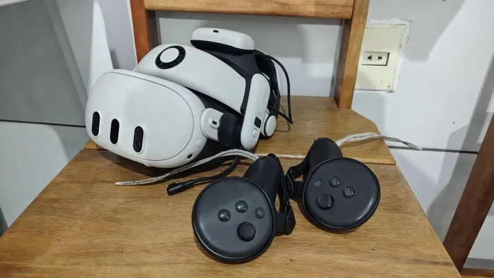 Óculos de realidade virtual - Meta Quest 3