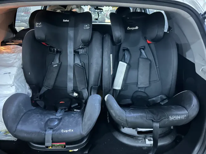 2 Cadeirinhas infantil de carro isofix Safety e Burigotto