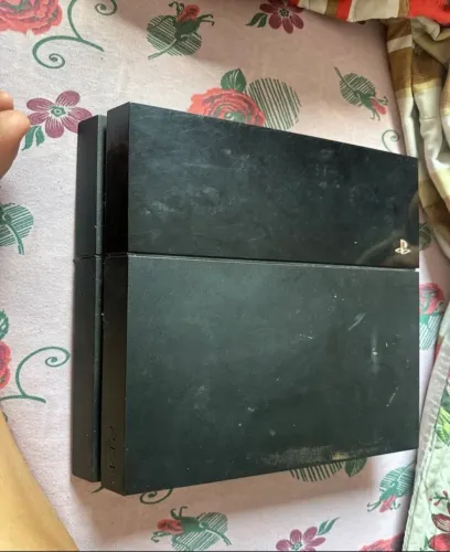 Vendo PS4 FAT 500 GB 