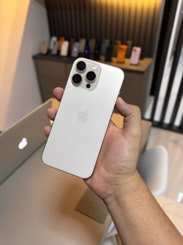 iPhone 16 Pro Max 256 gigas excelente caixa e acessórios