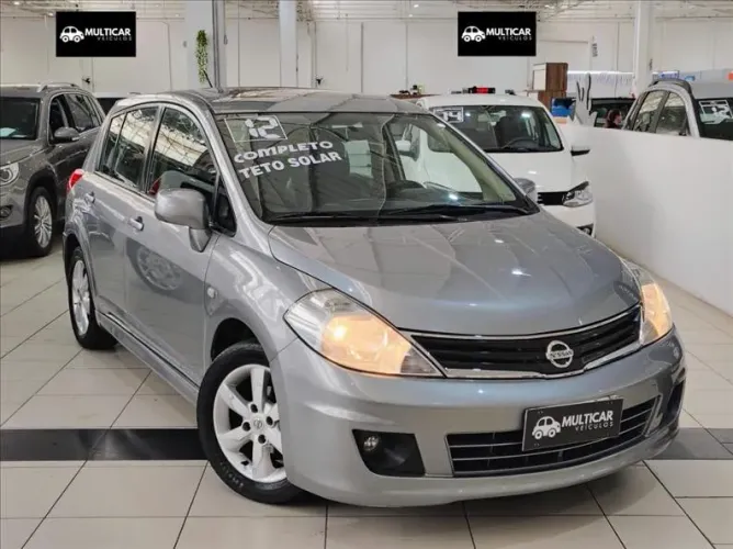 Nissan Tiida SL 1.8/1.8 Flex 16V Aut. 2012