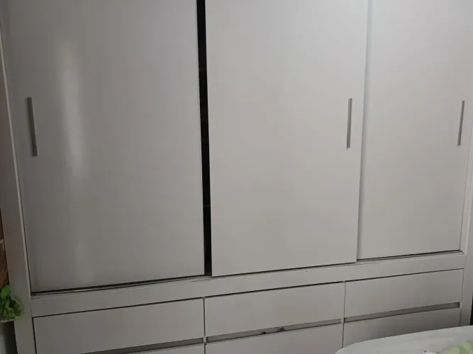 Vende-se um guarda roupa