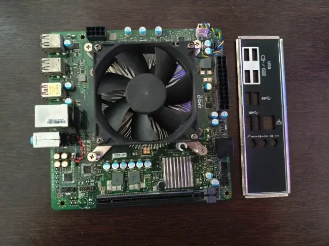 AMD 4700S Desktop Kit + Placa-Mãe + 16 GB GDDR6