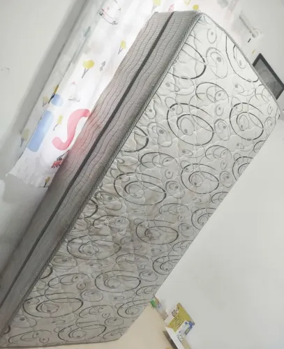 Doando cama box solteiro com colchão acoplado