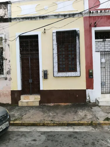 CASA NO CENTRO A VENDA