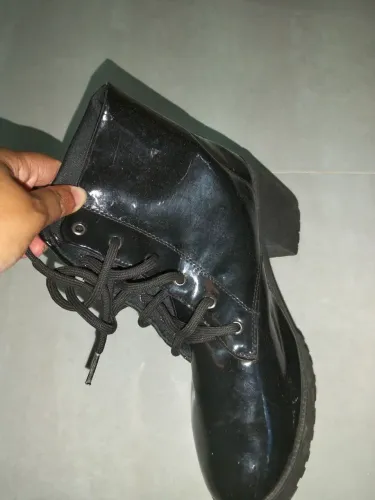 Vende-se minha bota