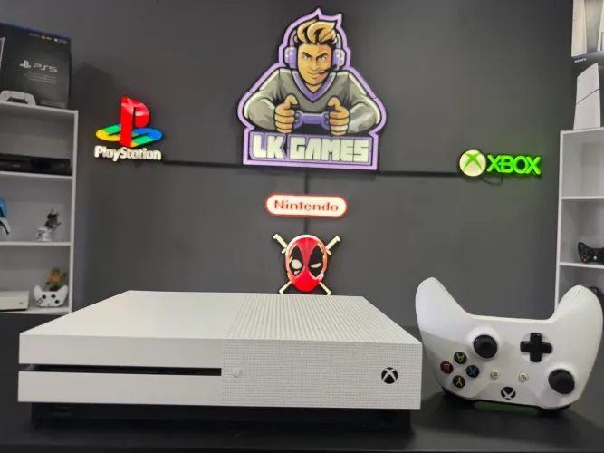 Xbox One s - 500 GB (LOJA FÍSICA JUNDIAÍ)