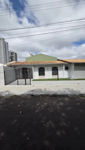 CASA COMERCIAL COM 9 QUARTOS NA REGIÃO CENTRAL DE LONDRINA