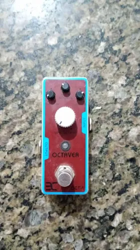 Pedal oitavador novo