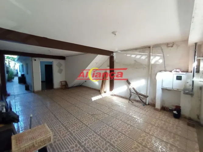 CASA COM 4 DORMITÓRIOS SENDO 1 SUITE A VENDA, 125 M² - Parque Uirapuru - Guarulhos - SP