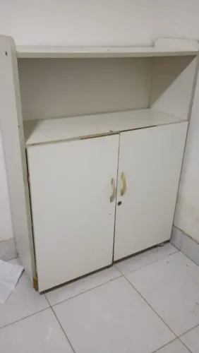 Armário com rodinha duas portas