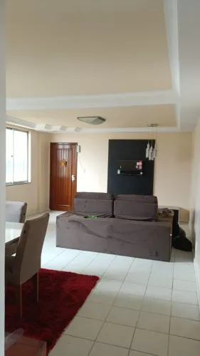 ALUGA-SE Belo apartamento no Edifício Ilha de Parma