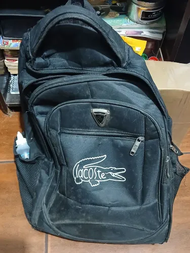 Mochila lacoste preta 