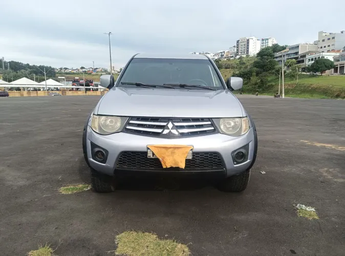 Mitsubishi L200 Triton GLS 3.2 CD TB Int.diesel MEC 2016