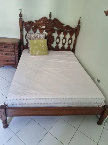 Cama madeira Maciço com colchão