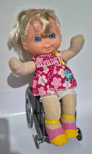 Boneca AACD teleton (usada)